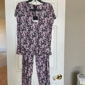 Vera Wang 2 piece Sleepwear set